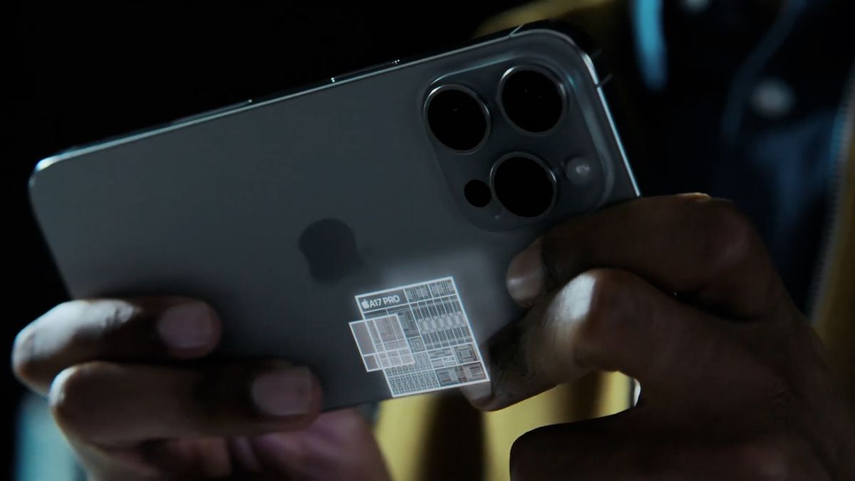 Za redukci k iPhonům 15 chce Apple 890 Kč. V obchodech stojí dvě stovky